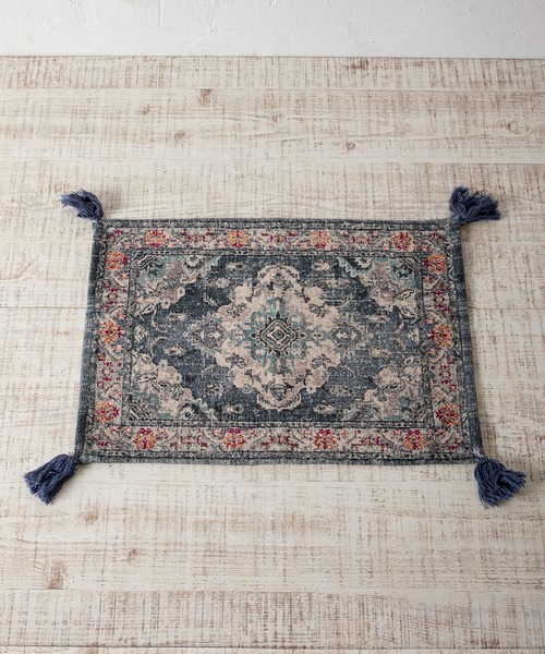 MILLION CARATS（ミリオンカラッツ）の「オリエンタルなラグデザインを施したアンティーク調の風合いが魅力のデジタルプリントランチョンマット（ランチョンマット/テーブルウェア・レディース・ブルー/オフホワイト/ピンク・FREE）」の3枚目の写真