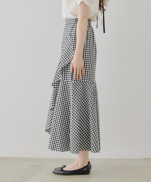 continuer de NICE CLAUP（コンティニューデナイスクラップ）の「【@reve.perle_セレクト】ラッフルロングスカート（スカート・レディース・チェック/ブラック・FREE）」の18枚目の写真