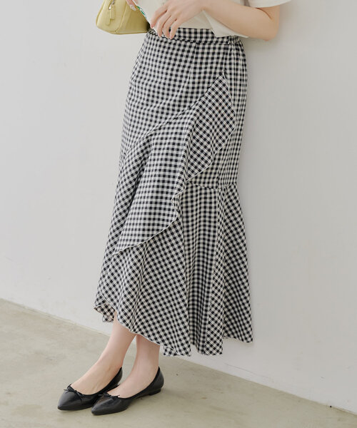 continuer de NICE CLAUP（コンティニューデナイスクラップ）の「【@reve.perle_セレクト】ラッフルロングスカート（スカート・レディース・チェック/ブラック・FREE）」の9枚目の写真