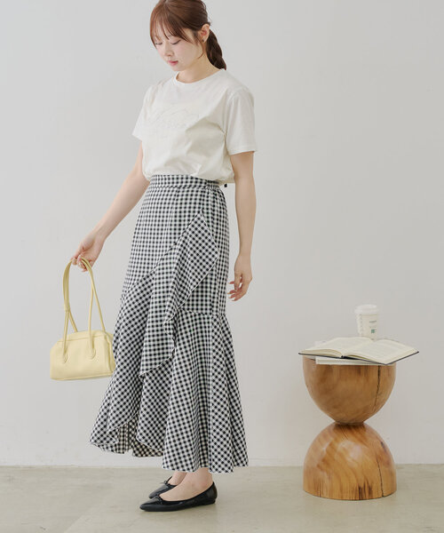 continuer de NICE CLAUP（コンティニューデナイスクラップ）の「【@reve.perle_セレクト】ラッフルロングスカート（スカート・レディース・チェック/ブラック・FREE）」の15枚目の写真