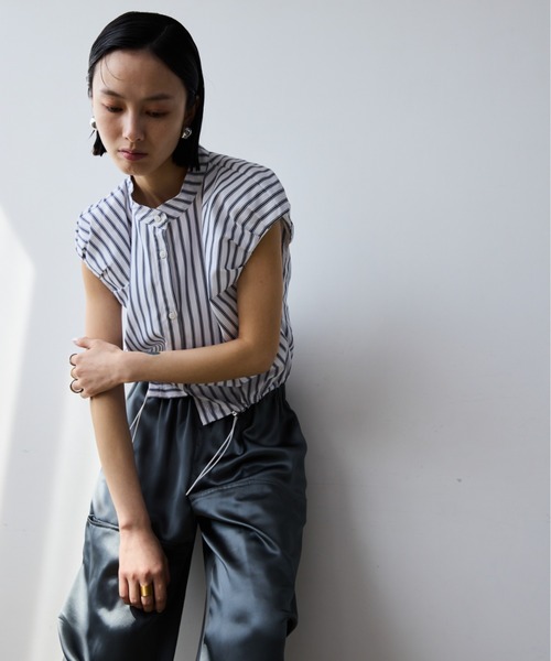 AIC.（エーアイシー）の「ストライプタックスリーブドローストリングシャツ（シャツ/ブラウス・レディース・オフホワイト/ブルー・FREE）」の5枚目の写真