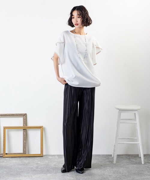 MILLION CARATS(ミリオンカラッツ)の「美シルエットでこなれ感UP!歩くたび揺れて輝く、上品見え叶う楽ちんプリーツパンツ(その他パンツ・レディース・ブラック/チャコールグレー・FREE)」の6枚目の写真