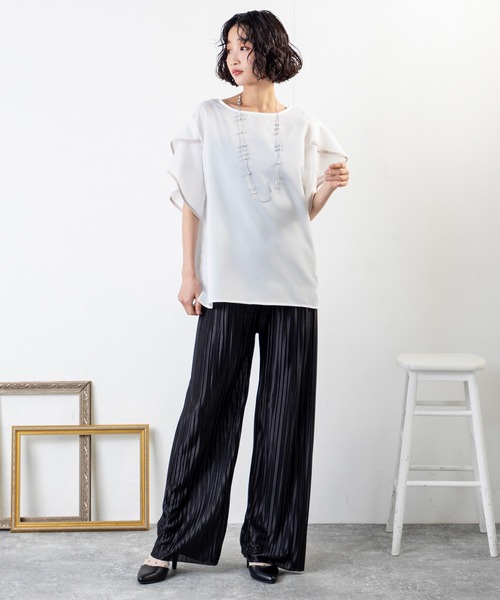 MILLION CARATS(ミリオンカラッツ)の「美シルエットでこなれ感UP!歩くたび揺れて輝く、上品見え叶う楽ちんプリーツパンツ(その他パンツ・レディース・ブラック/チャコールグレー・FREE)」の7枚目の写真