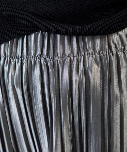 MILLION CARATS(ミリオンカラッツ)の「美シルエットでこなれ感UP!歩くたび揺れて輝く、上品見え叶う楽ちんプリーツパンツ(その他パンツ・レディース・ブラック/チャコールグレー・FREE)」の15枚目の写真