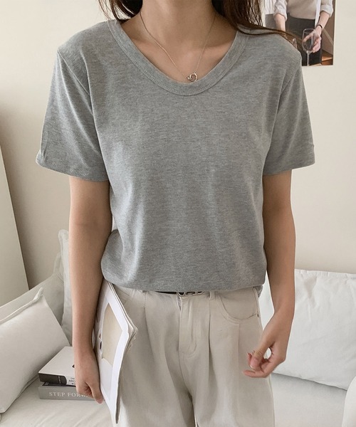 aimoha(アイモハ)の「【aimoha】デイリーコットン混VネックTシャツ (SS)(Tシャツ/カットソー・レディース・ブルー/オフホワイト/ブラック/ベージュ/ライトグリーン/ライトグレー/ネイビー・FREE)」の4枚目の写真
