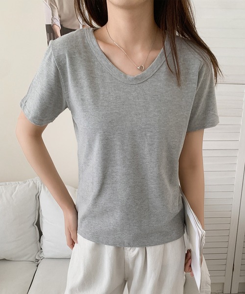aimoha(アイモハ)の「【aimoha】デイリーコットン混VネックTシャツ (SS)(Tシャツ/カットソー・レディース・ブルー/オフホワイト/ブラック/ベージュ/ライトグリーン/ライトグレー/ネイビー・FREE)」の21枚目の写真