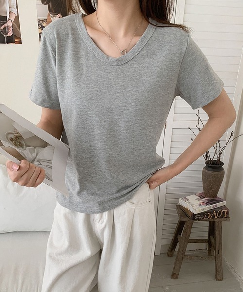 aimoha(アイモハ)の「【aimoha】デイリーコットン混VネックTシャツ (SS)(Tシャツ/カットソー・レディース・ブルー/オフホワイト/ブラック/ベージュ/ライトグリーン/ライトグレー/ネイビー・FREE)」の22枚目の写真