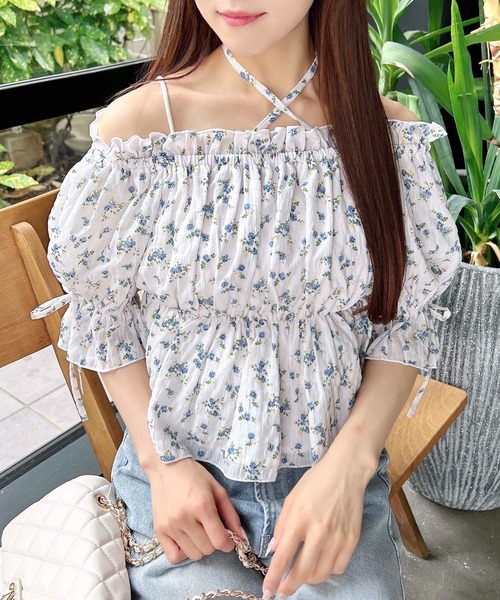 INGNI（イング）の「花柄オフショルブラウス（シャツ/ブラウス・レディース・ホワイト×ブルー/ホワイト系1・M）」の4枚目の写真