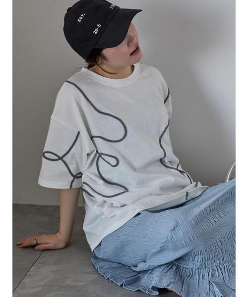 ehka sopo（エヘカソポ）の「ライン柄Tシャツ（Tシャツ/カットソー・レディース・ラベンダー/オフホワイト/チャコールグレー・F）」の2枚目の写真