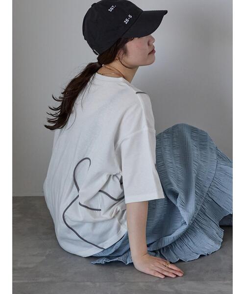 ehka sopo（エヘカソポ）の「ライン柄Tシャツ（Tシャツ/カットソー・レディース・ラベンダー/オフホワイト/チャコールグレー・F）」の9枚目の写真