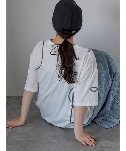 ehka sopo（エヘカソポ）の「ライン柄Tシャツ（Tシャツ/カットソー・レディース・ラベンダー/オフホワイト/チャコールグレー・F）」の8枚目の写真