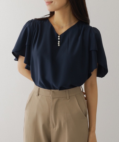 Lace Ladies(レースレディース)の「パール ライン フリル袖 シフォン ブラウス(シャツ/ブラウス・レディース・ブラック/ホワイト/ネイビー/グレー・FREE/S)」の4枚目の写真
