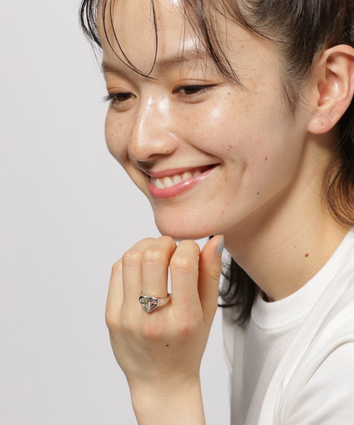 niko and...（ニコアンド）の「ハーフハートストーンリング（リング・レディース・イエロー/グレー・0）」の2枚目の写真