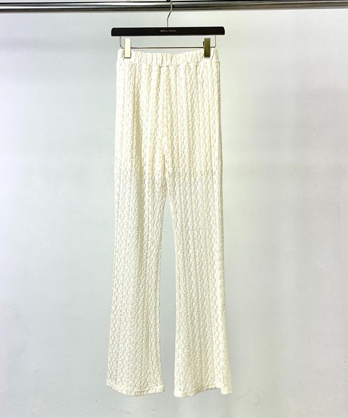 MILLION CARATS（ミリオンカラッツ）の「透け感レースで涼やかに美脚魅せ！軽やか素材と程よいフレアが叶える、大人の抜け感カットレースパンツ（その他パンツ・レディース・ブラウン/ブラック/オフホワイト・FREE）」の2枚目の写真