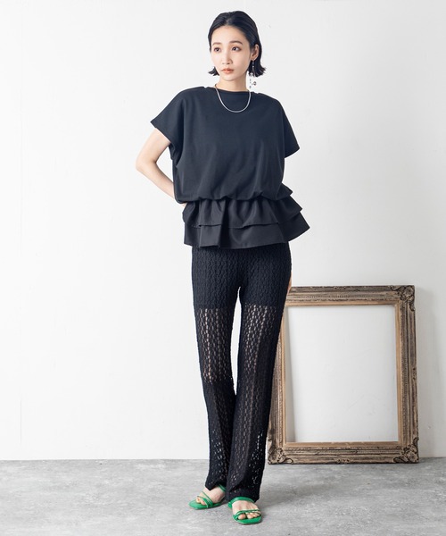 MILLION CARATS（ミリオンカラッツ）の「透け感レースで涼やかに美脚魅せ！軽やか素材と程よいフレアが叶える、大人の抜け感カットレースパンツ（その他パンツ・レディース・ブラウン/ブラック/オフホワイト・FREE）」の9枚目の写真