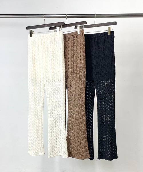 MILLION CARATS（ミリオンカラッツ）の「透け感レースで涼やかに美脚魅せ！軽やか素材と程よいフレアが叶える、大人の抜け感カットレースパンツ（その他パンツ・レディース・ブラウン/ブラック/オフホワイト・FREE）」の16枚目の写真