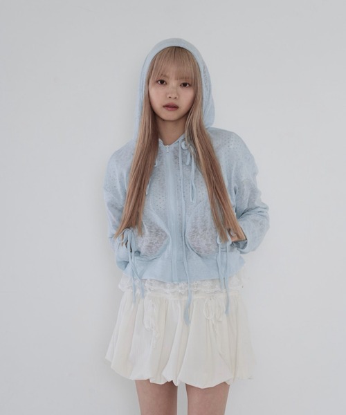 Uenui(ウニュイ)の「ドローストリングデザイン シアーパーカー(Tシャツ/カットソー・レディース・ホワイト/ピンク/ベージュ/ブラック/ブルー・FREE)」の4枚目の写真