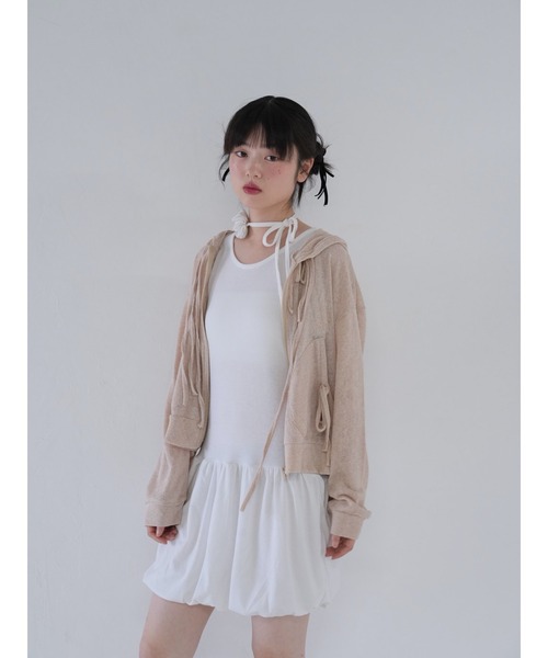 Uenui(ウニュイ)の「ドローストリングデザイン シアーパーカー(Tシャツ/カットソー・レディース・ホワイト/ピンク/ベージュ/ブラック/ブルー・FREE)」の9枚目の写真