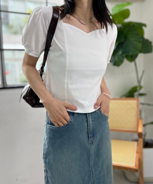 mebole(メボレ)の「バルーンオープンネックトップ(Tシャツ/カットソー・レディース・ブラック/ホワイト・FREE)」の3枚目の写真