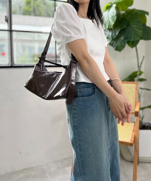 mebole(メボレ)の「バルーンオープンネックトップ(Tシャツ/カットソー・レディース・ブラック/ホワイト・FREE)」の11枚目の写真