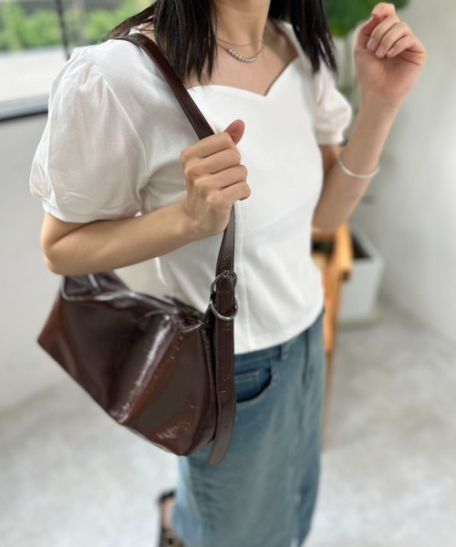 mebole(メボレ)の「バルーンオープンネックトップ(Tシャツ/カットソー・レディース・ブラック/ホワイト・FREE)」の9枚目の写真