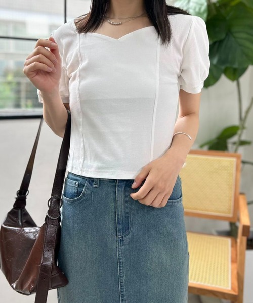mebole(メボレ)の「バルーンオープンネックトップ(Tシャツ/カットソー・レディース・ブラック/ホワイト・FREE)」の7枚目の写真