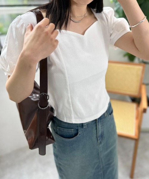 mebole(メボレ)の「バルーンオープンネックトップ(Tシャツ/カットソー・レディース・ブラック/ホワイト・FREE)」の4枚目の写真