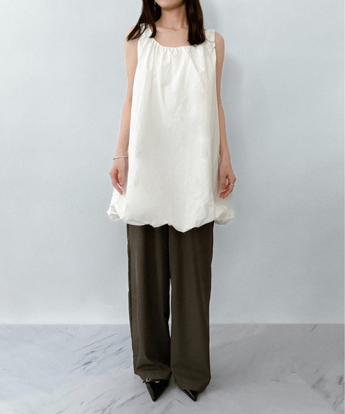on:nue（オンニュ）の「【on:nue】エアリーバルーンノースリーブワンピース（ワンピース・レディース・ホワイト/ブラック/カーキ・FREE）」の13枚目の写真