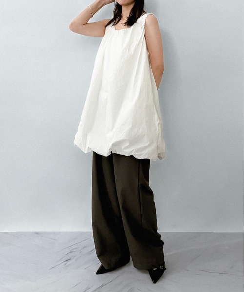 on:nue（オンニュ）の「【on:nue】エアリーバルーンノースリーブワンピース（ワンピース・レディース・ホワイト/ブラック/カーキ・FREE）」の14枚目の写真