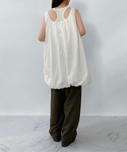 on:nue（オンニュ）の「【on:nue】エアリーバルーンノースリーブワンピース（ワンピース・レディース・ホワイト/ブラック/カーキ・FREE）」の15枚目の写真