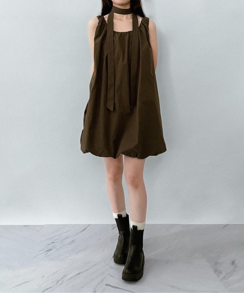 on:nue（オンニュ）の「【on:nue】エアリーバルーンノースリーブワンピース（ワンピース・レディース・ホワイト/ブラック/カーキ・FREE）」の22枚目の写真