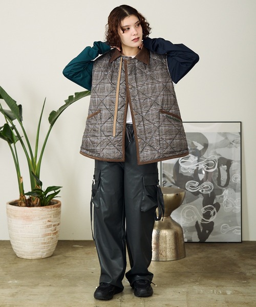 Vincent et Mireille（バンソンエミレイユ）の「Vincent et Mireille/バンソンエミレイユ RIDING VEST(PRINT) ライディングベスト(プリント) キルティングベスト（ベスト・メンズ・ベージュ・36）」の8枚目の写真