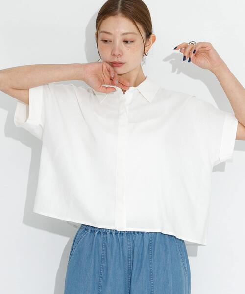 URBAN RESEARCH Sonny Label(アーバンリサーチサニーレーベル)の「リネン混クロップドドルマンシャツ(シャツ/ブラウス・レディース・オフホワイト/チャコールグレー/ベージュ・FREE)」の2枚目の写真