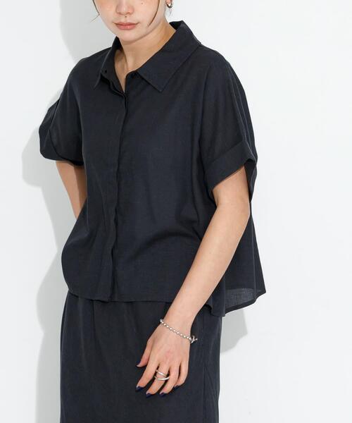 URBAN RESEARCH Sonny Label(アーバンリサーチサニーレーベル)の「リネン混クロップドドルマンシャツ(シャツ/ブラウス・レディース・オフホワイト/チャコールグレー/ベージュ・FREE)」の3枚目の写真