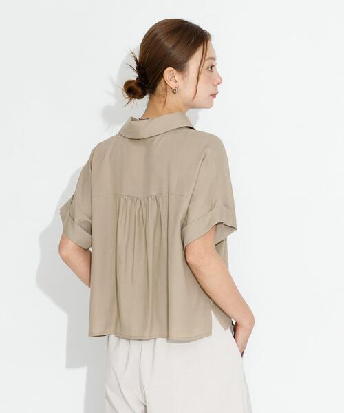 URBAN RESEARCH Sonny Label(アーバンリサーチサニーレーベル)の「リネン混クロップドドルマンシャツ(シャツ/ブラウス・レディース・オフホワイト/チャコールグレー/ベージュ・FREE)」の4枚目の写真