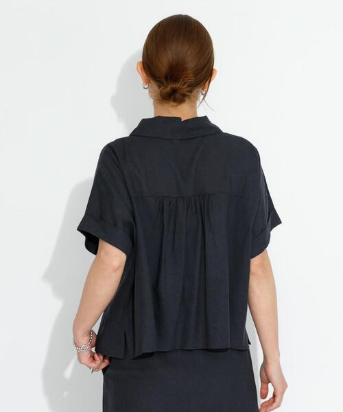 URBAN RESEARCH Sonny Label(アーバンリサーチサニーレーベル)の「リネン混クロップドドルマンシャツ(シャツ/ブラウス・レディース・オフホワイト/チャコールグレー/ベージュ・FREE)」の11枚目の写真