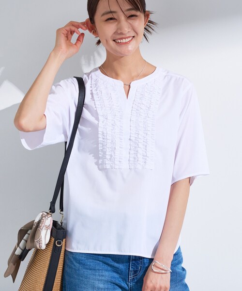 INDIVI（インディヴィ）の「【洗える】胸元タックフリルブラウス（シャツ/ブラウス・レディース・ホワイト/ブルー系7/グレー系2/ブラック・34/19/15 /13/05/38）」の6枚目の写真