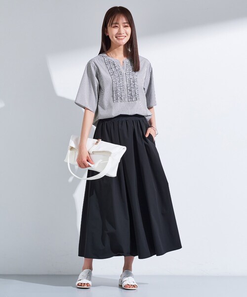 INDIVI（インディヴィ）の「【洗える】胸元タックフリルブラウス（シャツ/ブラウス・レディース・ホワイト/ブルー系7/グレー系2/ブラック・34/19/15 /13/05/38）」の19枚目の写真