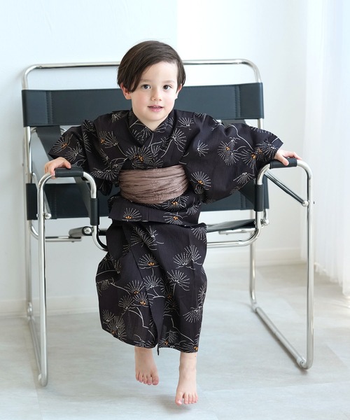 キッズ浴衣3点セット 男の子 utatane 黒地にシックな松花火