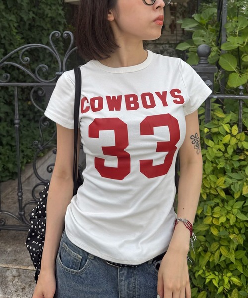 MEMECLE(メメクル)の「【 MEMECLE / メメクル 】33 プリントロゴ COWBOYS Tシャツ(Tシャツ/カットソー・レディース・イエロー/ネイビー/ホワイト/レッド/ピンク・FREE)」の2枚目の写真
