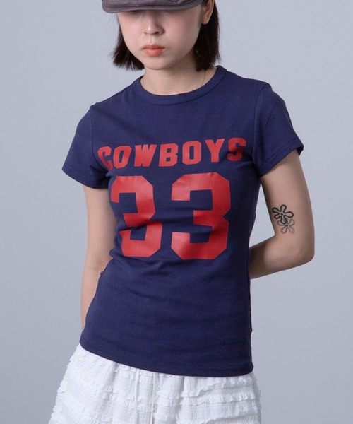 MEMECLE(メメクル)の「【 MEMECLE / メメクル 】33 プリントロゴ COWBOYS Tシャツ(Tシャツ/カットソー・レディース・イエロー/ネイビー/ホワイト/レッド/ピンク・FREE)」の12枚目の写真