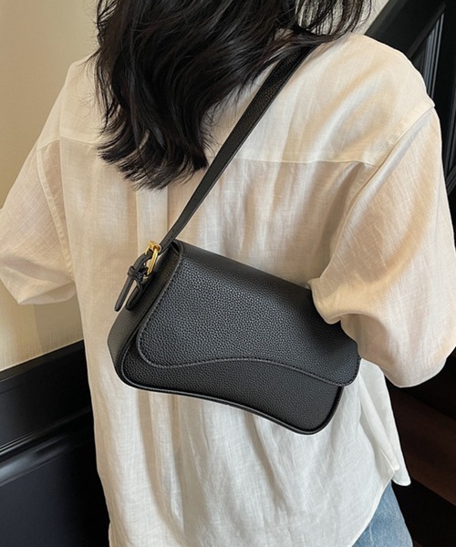 SANSeLF(サンセルフ)の「【SANSeLF】 ワンショルダーミニバッグ ウェーブカットフラップ スリムフォルム saa25s003(ショルダーバッグ・レディース・ブラック・FREE)」の3枚目の写真