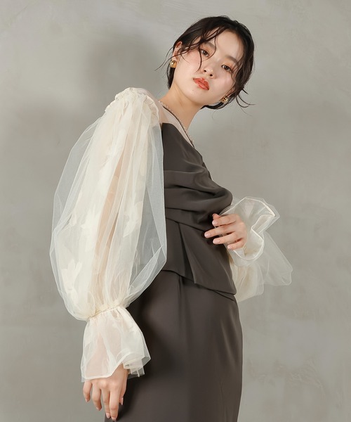 Kana(カナ)の「オーガンジー×チュール ボリューム袖 花柄 ビスチェ ドレス 結婚式 お呼ばれ オケージョン(ドレス・レディース・ブラック/ブラウン系1/グリーン系/ベージュ×ブラック・M)」の3枚目の写真