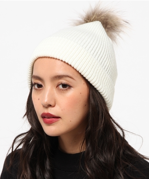 AZUL by moussy（アズールバイマウジー）の「ラクーンポンポンニットワッチ（ニットキャップ/ビーニー・レディース・ブラック/オフホワイト/トップグレー・FREE）」の10枚目の写真