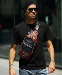 SOMEDIFF（サムディフ）の「【SOMEDIFF】スタッズボディーバッグ メンズ ミニバッグ トートバッグ ショルダー ブラウン ブラック（ボディバッグ/ウエストポーチ）」