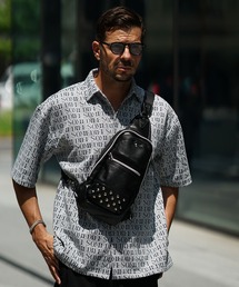 SOMEDIFF（サムディフ）の「【SOMEDIFF】スタッズボディーバッグ メンズ ミニバッグ トートバッグ ショルダー ブラウン ブラック（ボディバッグ/ウエストポーチ）」