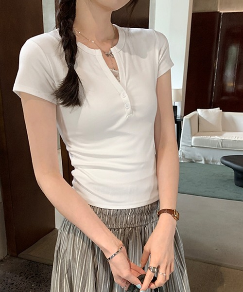 LYEON（リヨン）の「ヘンリーネックトップス/キーネックTシャツ（Tシャツ/カットソー・レディース・ブラック/オフホワイト/ネイビー・FREE）」の2枚目の写真