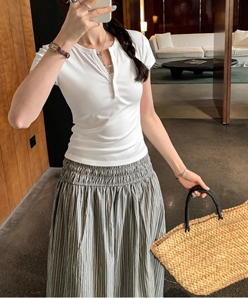 LYEON（リヨン）の「ヘンリーネックトップス/キーネックTシャツ（Tシャツ/カットソー・レディース・ブラック/オフホワイト/ネイビー・FREE）」の14枚目の写真
