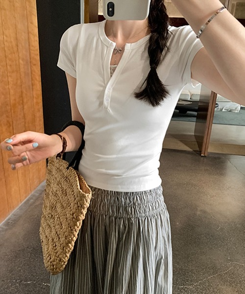 LYEON（リヨン）の「ヘンリーネックトップス/キーネックTシャツ（Tシャツ/カットソー・レディース・ブラック/オフホワイト/ネイビー・FREE）」の15枚目の写真