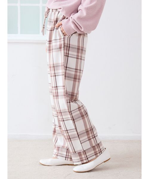 gelato pique（ジェラートピケ）の「トレンドチェック柄ロングパンツ（ルームウェア/パジャマ・レディース・ブラウン/ピンク/ブルー・F）」の11枚目の写真